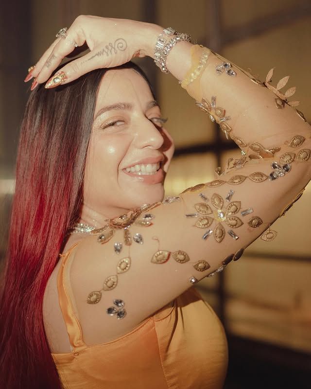 Jasmine Sandlas physical stats