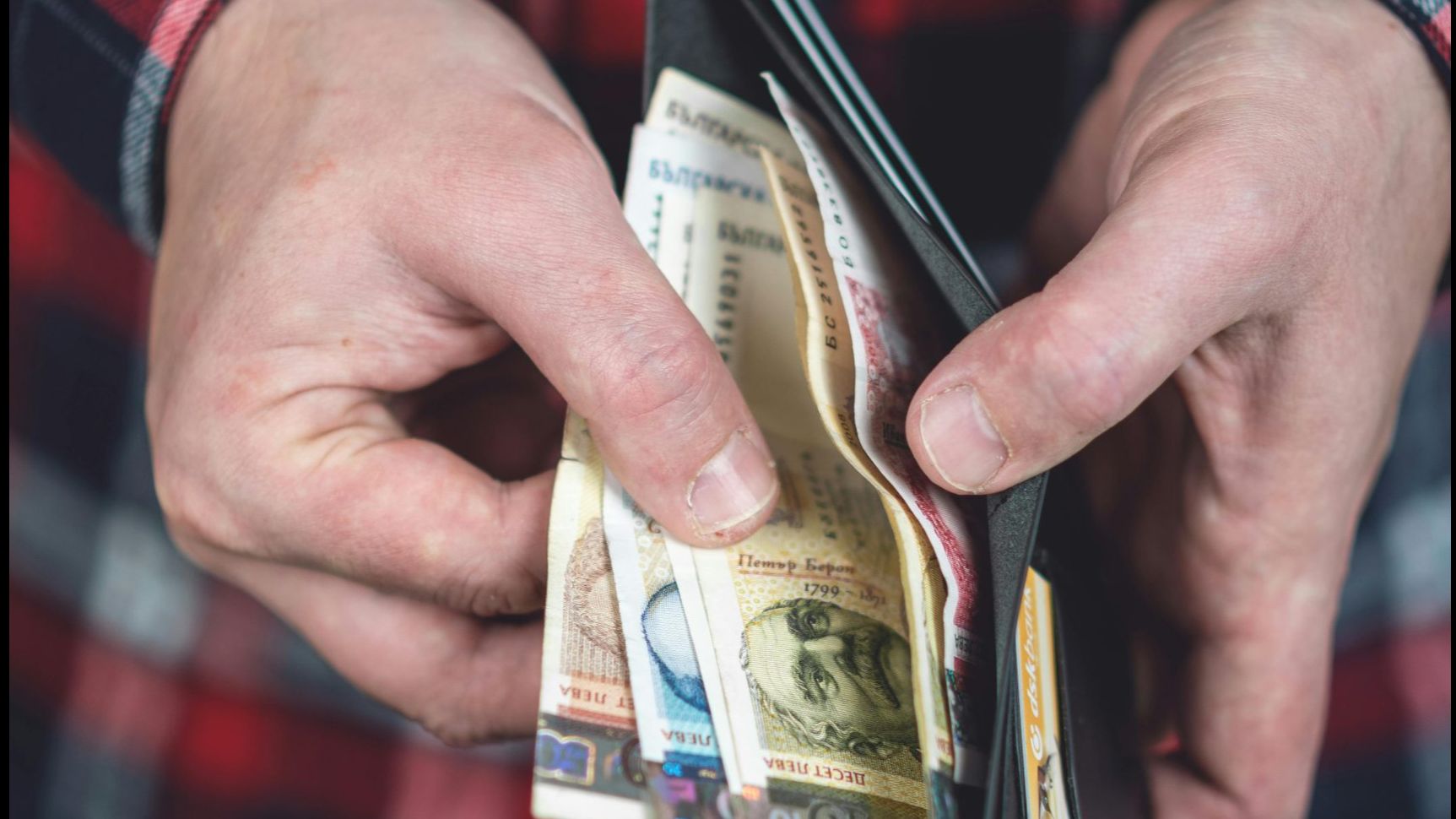7 Easy Money Tips to Help Students Build Better Budgets