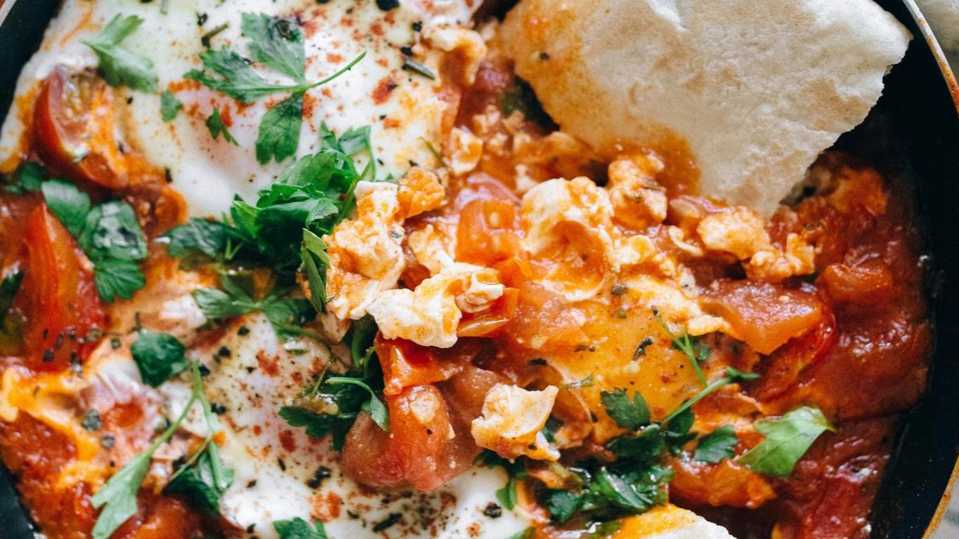 6 foods that secretly may damage your skin