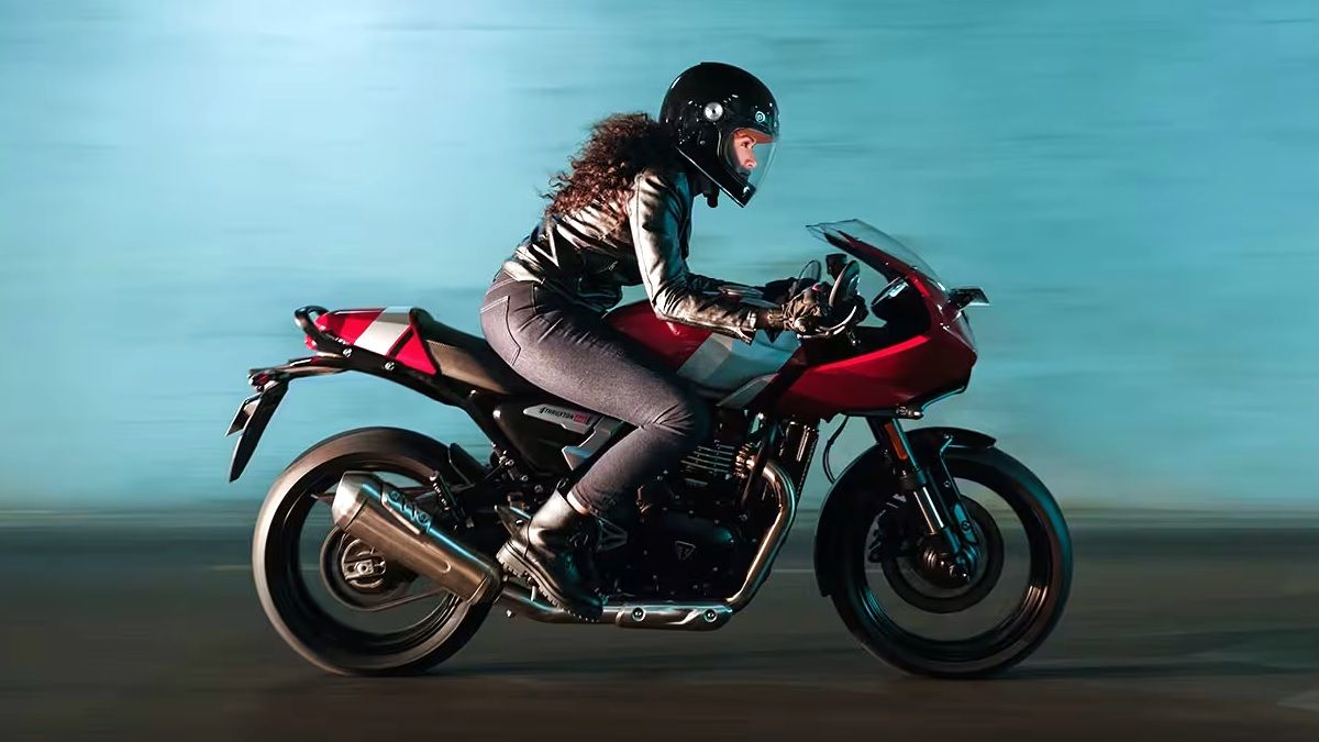 स्टाइलिश लुक... पावरफुल इंजन! रॉयल एनफील्ड को टक्कर देने आई Thruxton 400 - Triumph  thruxton 400 launched in india price at rs 2 74 lakh specs features details