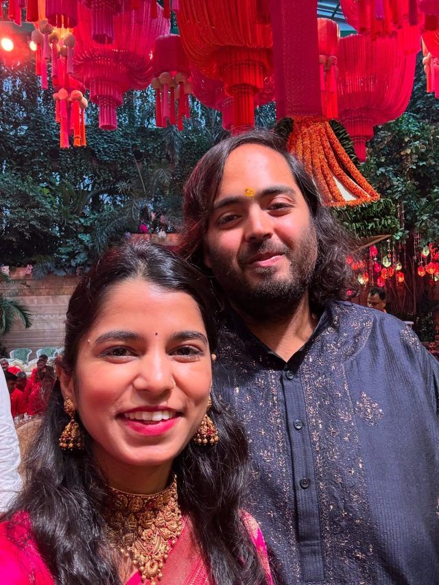 अंबानी के गणेशोत्सव में मैथिली ने गाए भजन, अनंत संग शेयर की फोटो, दिखाई अंदर की झलक