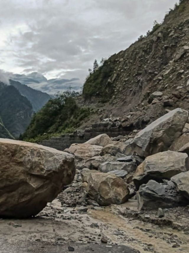 कहीं लैंडस्लाइड, कहीं सड़कें बहीं... उत्तराखंड में जगह-जगह बारिश से तबाही