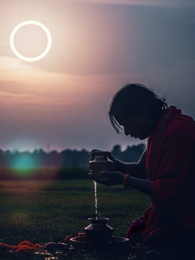 इस हफ्ते पितृपक्ष पर लगेगा साल का आखिरी चंद्र ग्रहण, भूलकर न करें ये गलतियां