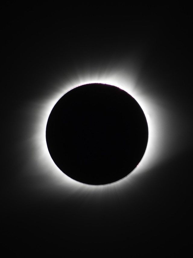 भारत में साढ़े 3 घंटे रहेगा चंद्र ग्रहण, तुला राशि वालों को 15 दिन हो सकती है धन हानि