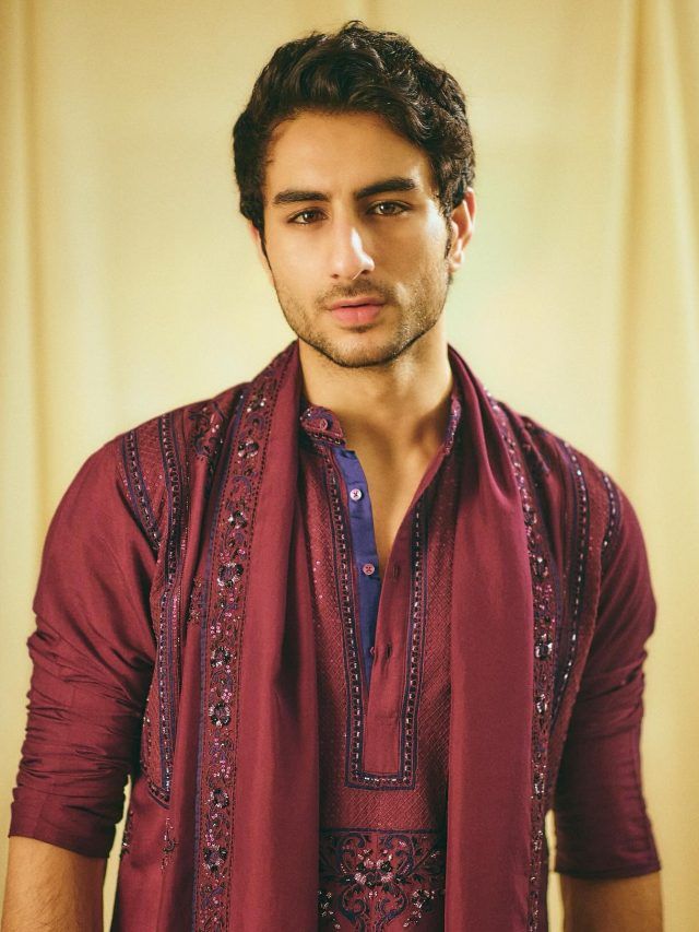 तैमूर-जेह के साथ इब्राहिम की दिवाली, पार्टी में दिखा तीनों भाइयों का मस्ती भरा अंदाज