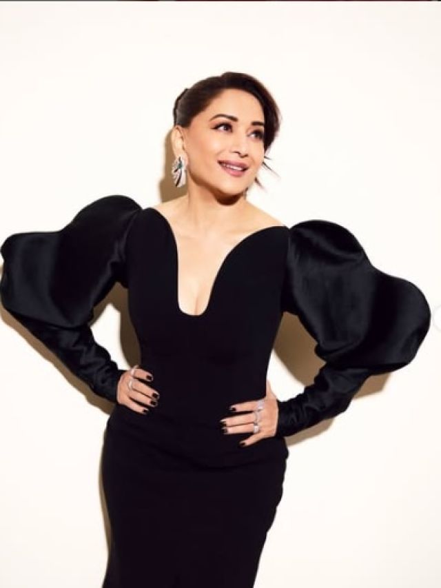 'कपड़े उतारने होंगे...', जब माधुरी को करना था सीन, हां कह कर मुकरीं, डायरेक्टर का दावा