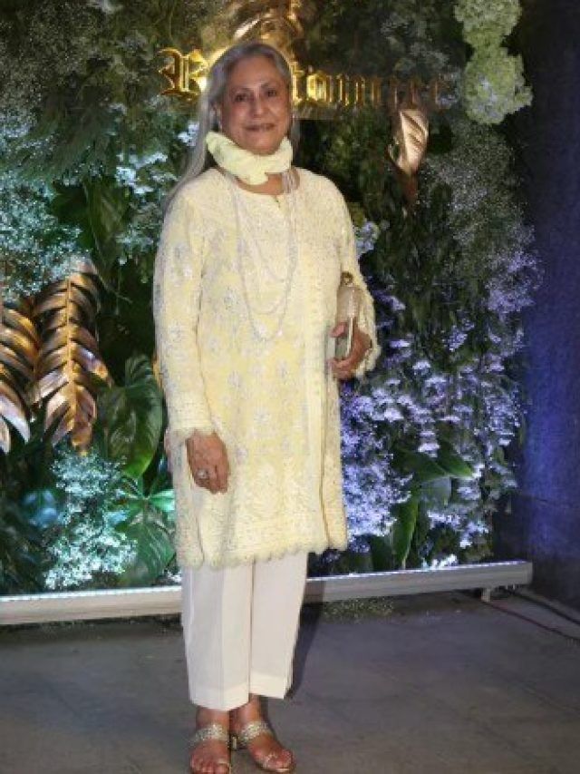 'जब मैं तैयार नहीं होती...', पैपराजी से मुस्कुराते हुए बोलीं जया बच्चन, वीडियो वायरल