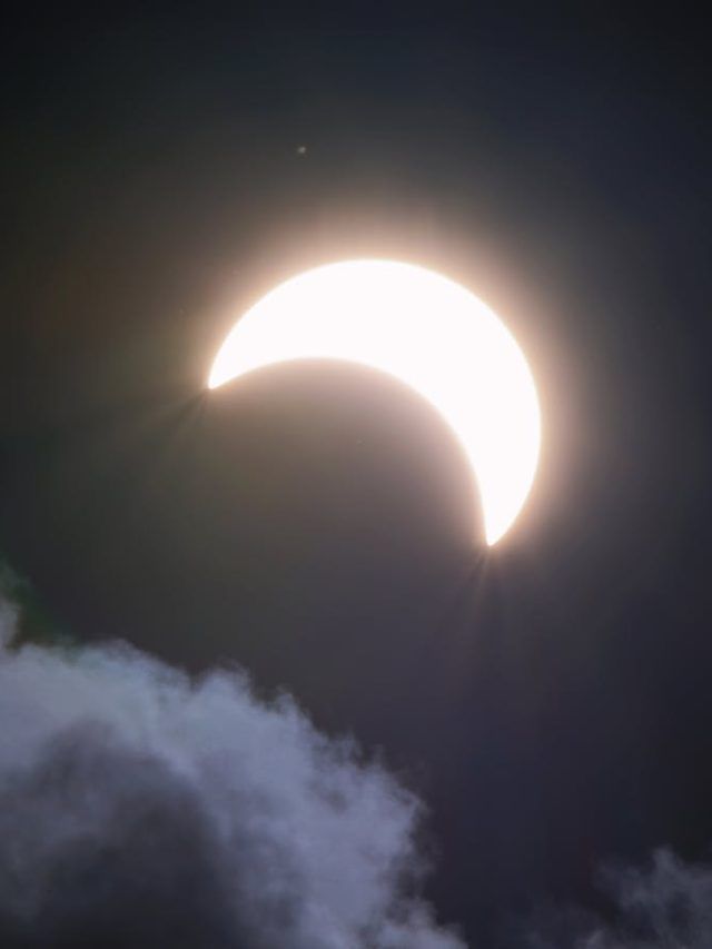 चंद्र देव की ये राशि करेगी राज, चंद्र ग्रहण लेकर आने वाला है अच्छे दिन