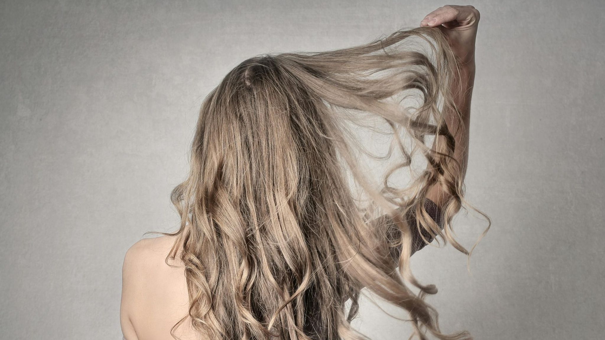 5 Oils to Boost Hair Growth at Home