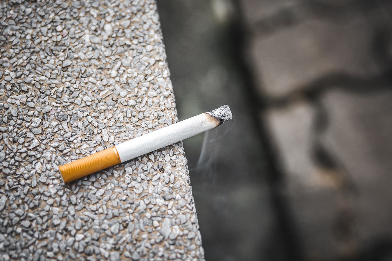 do more people die from alcohol or cigarettes The 3 deadliest drugs in America are all totally legal – ASH > Action on Smoking & Health do more people die from alcohol or cigarettes The 3 deadliest drugs in America are all totally legal – ASH > Action on Smoking & Health