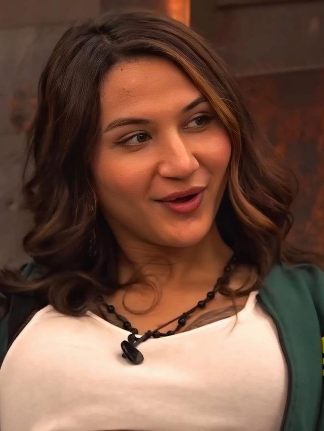 अनाया बांगड़ का दीवाना हुआ एक्टर, TV पर किया प्यार का इजहार?