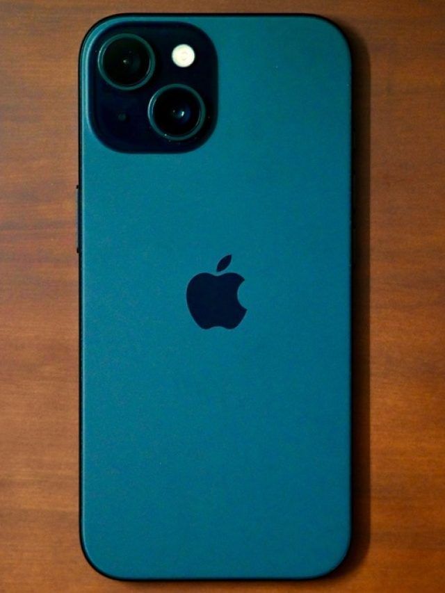 Amazon Sale में मिस ना करें ये ऑफर्स, फोन्स की अब तक सबसे कम कीमत