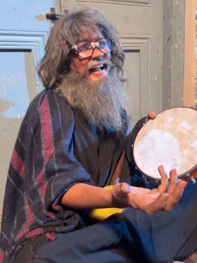 भ‍िखारी बनकर एक्ट्रेस ने गाया गाना, इनका असली चेहरा देखकर हो जाएंगे हैरान