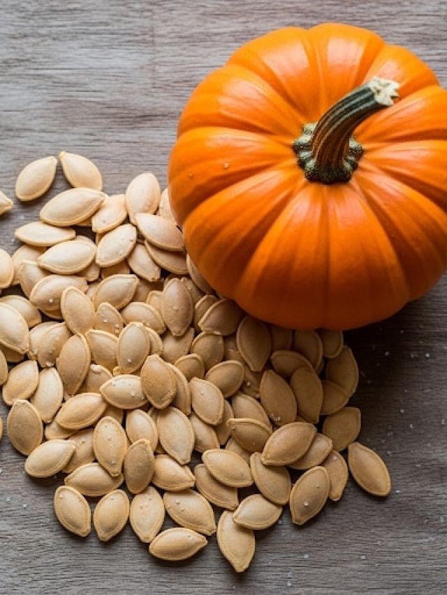 रोजाना एक मुट्ठी कद्दू के बीज खाने से क्या होता है? जानिए डॉक्टर से