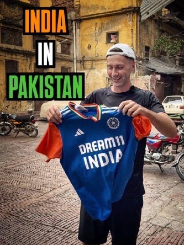 विदेशी आदमी ने पाकिस्तान में पहनी भारत की क्रिकेट जर्सी, मिला ऐसा रिएक्शन