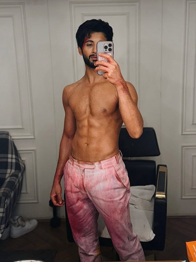 12 महीने में बनाए 6 पैक एब्स, मशहूर एक्टर का ट्रांसफॉर्मेशन देख फैन्स बोले- मेहनत रंग लाई...