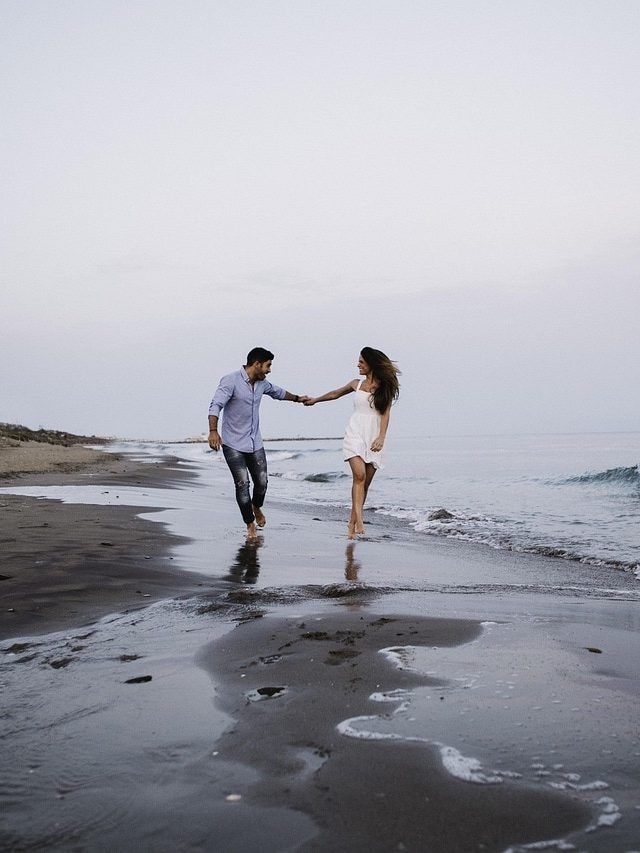 Beach पर हनीमून मनाने का है प्लान? ये स्किन केयर टिप्स आएंगे काम