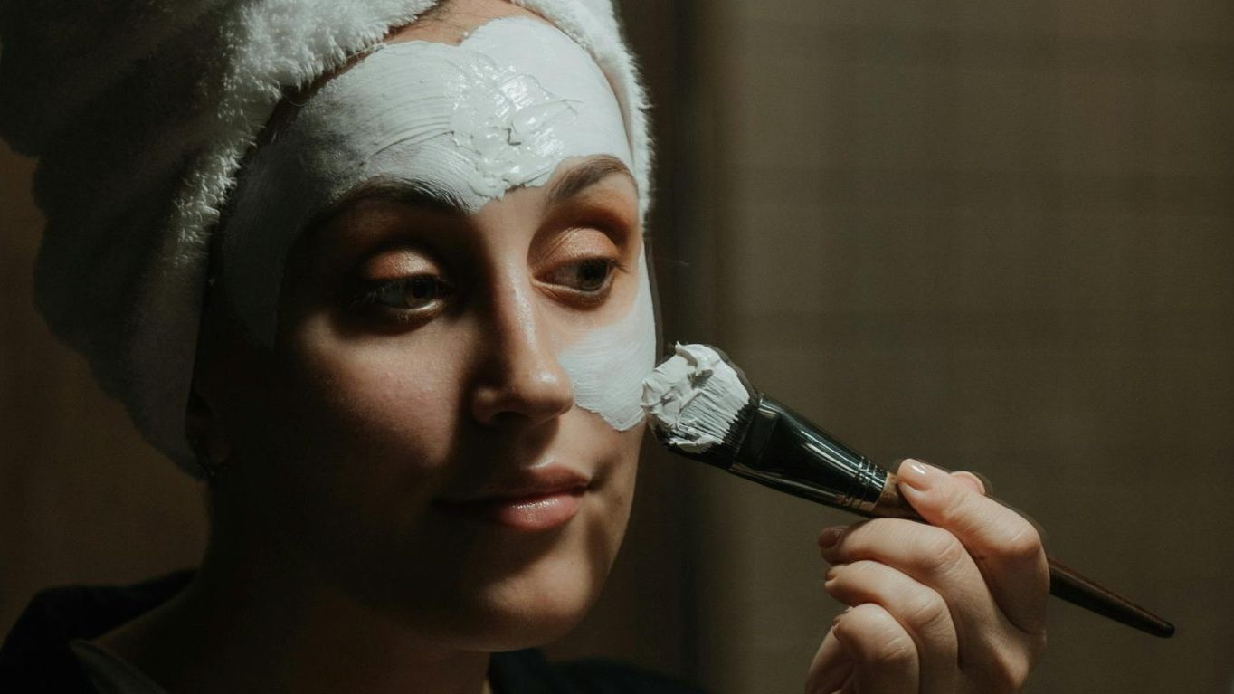 How to use curd for glowing skin