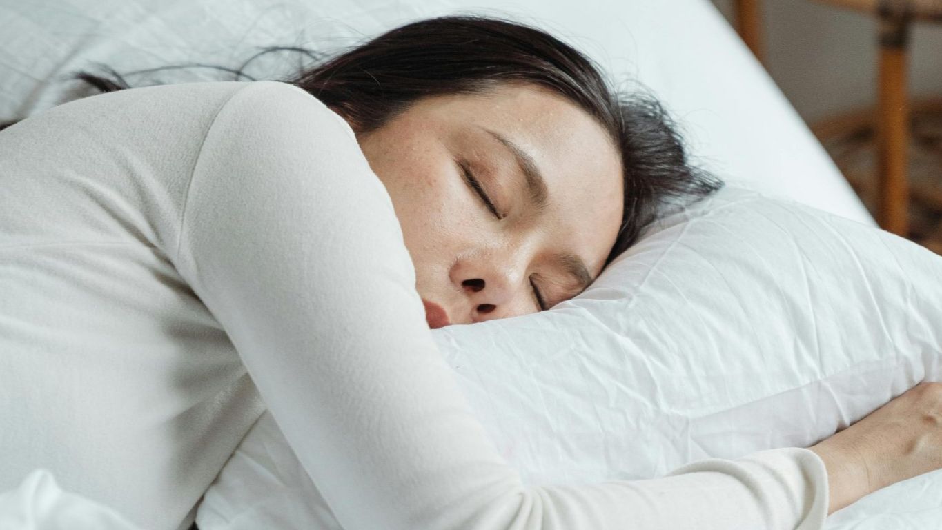 India Today9 tips that will actually help you sleep betterSleep struggles are common, but the good news is small changes in your daily routine can lead to deeper, better rest..6 hours ago