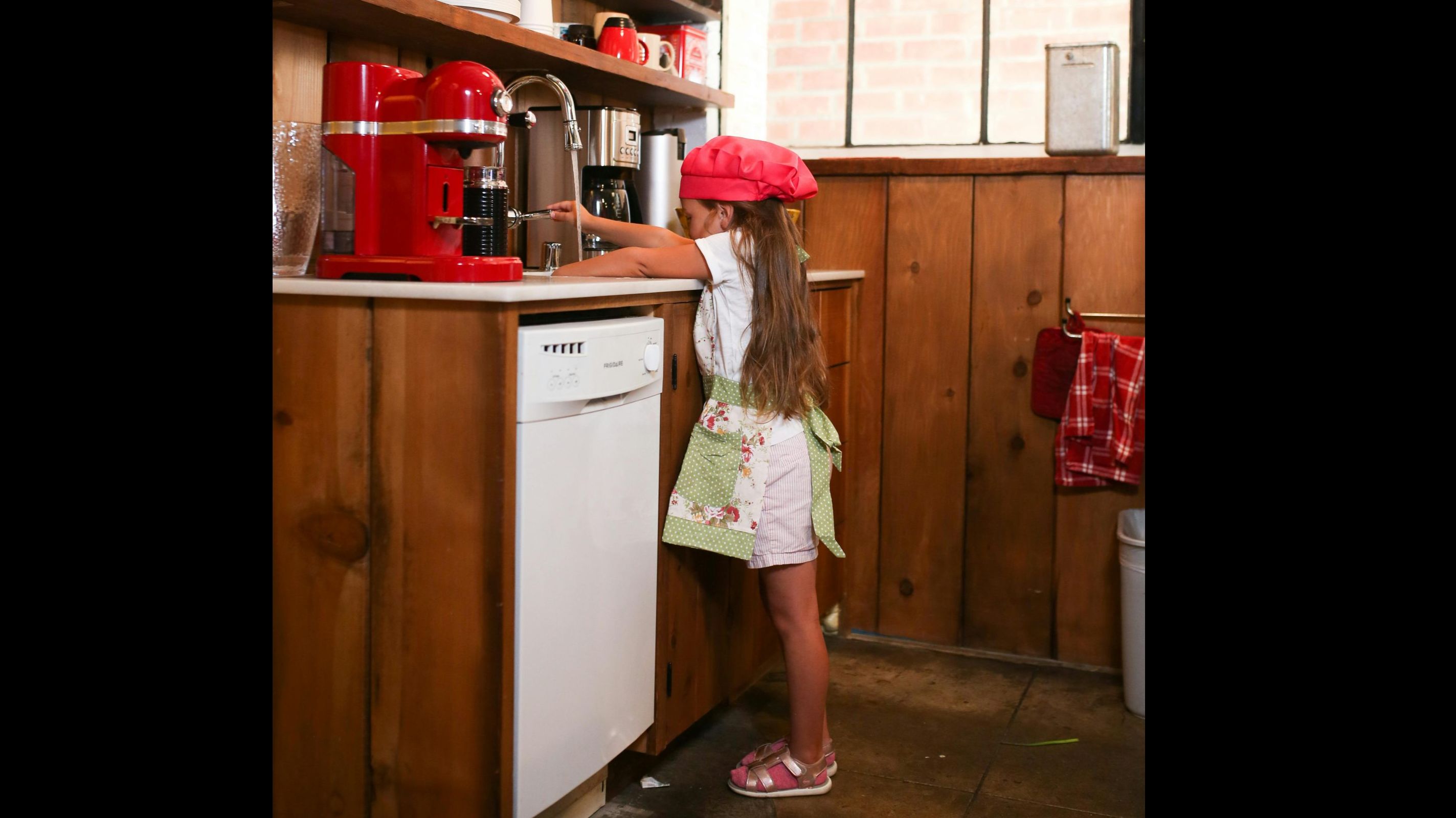 7 Household Chores That Teach Kids Responsibility Early