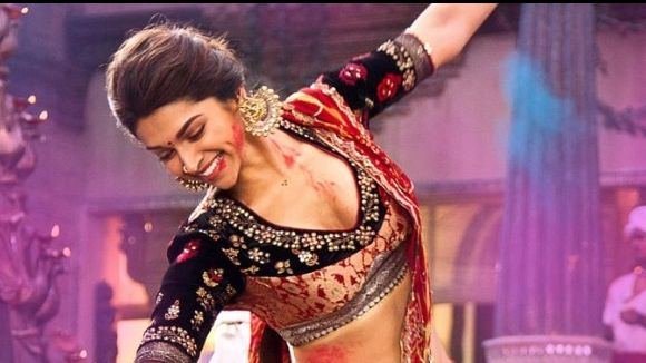 7 Deepika Padukone outfits for dandiya nights