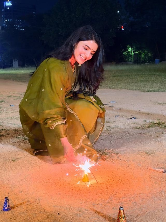 शादीशुदा डायरेक्टर के प्यार में तलाकशुदा एक्ट्रेस, संग मनाई दिवाली, रिश्ता हुआ पक्का?