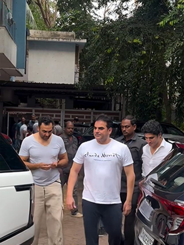 पापा बनने के बाद जामा मस्जिद पहुंचे अरबाज, पढ़ी नमाज, मांगी दुआ