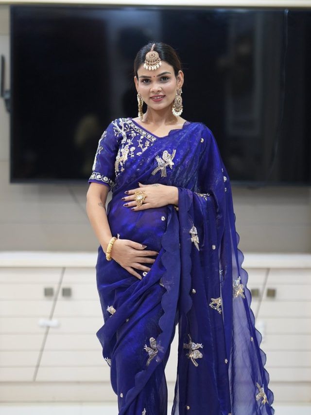 तीसरी बार प्रेग्नेंट यूट्यूबर की पहली पत्नी, फ्लॉन्ट किया बेबी बंप, फैन्स बोले- मुबारक