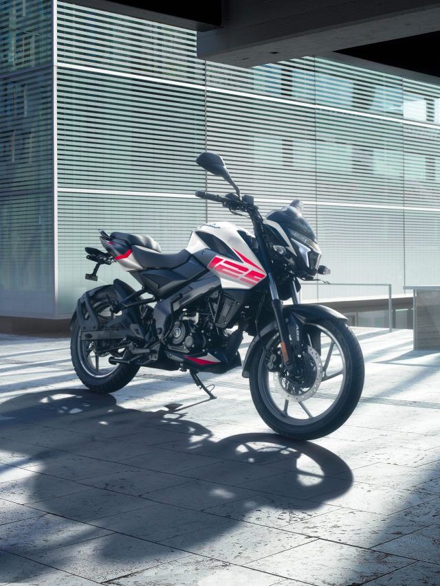 बेजोड़ फीचर्स... पुरानी कीमत! लॉन्च हुई सस्ती Bajaj Pulsar