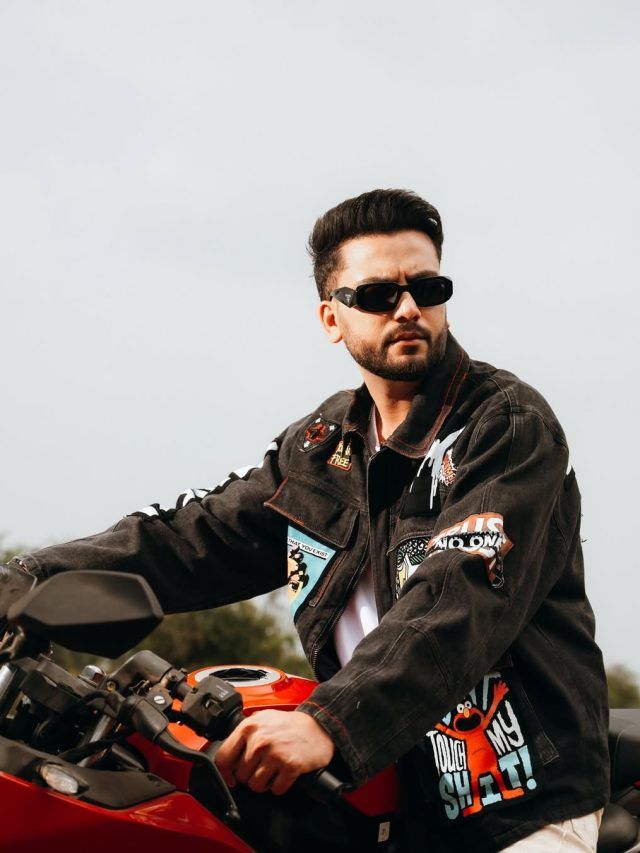 हीरो बने एल्विश यादव, यूट्यूब से कमाए करोड़ों, अब एक्टिंग से उड़ाएंगे गर्दा?