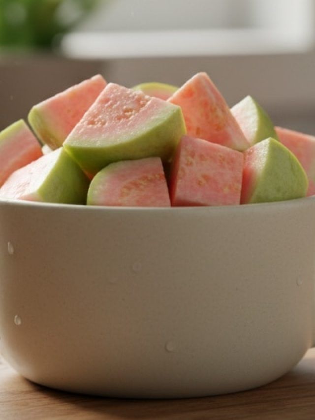 आधे उबले अंडे जितना प्रोटीन देता हैै ये फल, रोज खाने से ब्लड शुगर रहेगा कंट्रोल