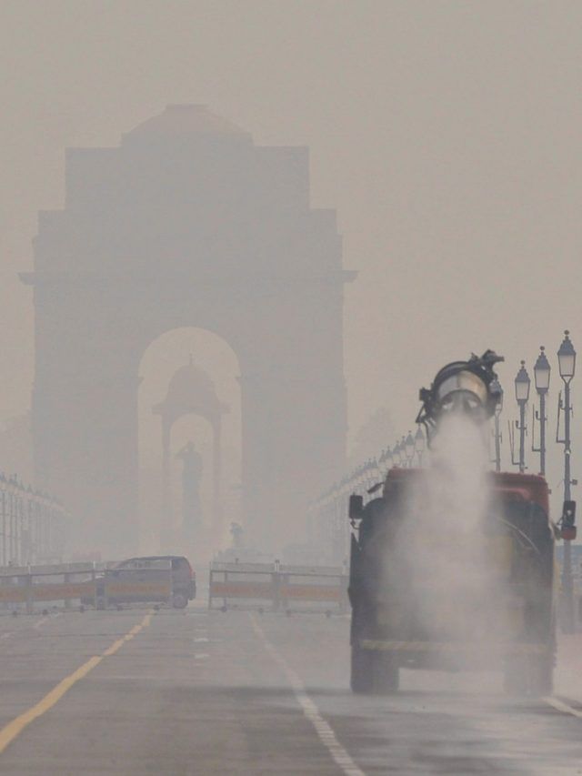 शख्स ने बालकनी में रखा AQI मीटर, जो रिजल्ट आया... उसका वीडियो हुआ वायरल!
