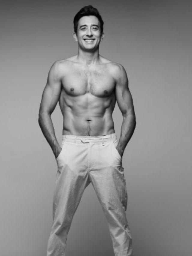 शर्ट कहां गई? 53 साल का एक्टर हुआ शर्टलेस, देखकर इम्प्रेस हुईं मलाइका अरोड़ा