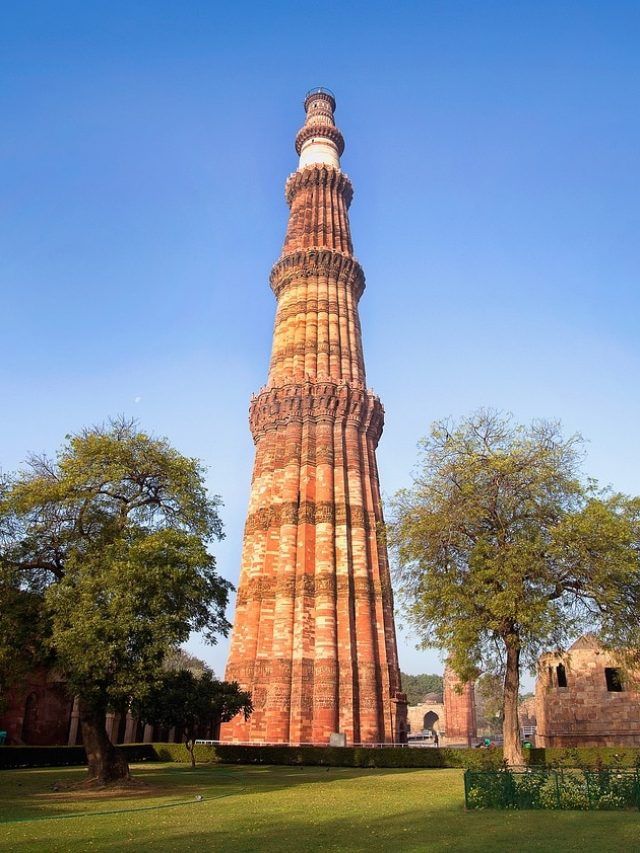 कुतुब मीनार में आखिर है क्या? अंदर क्यों नहीं जाने देते...