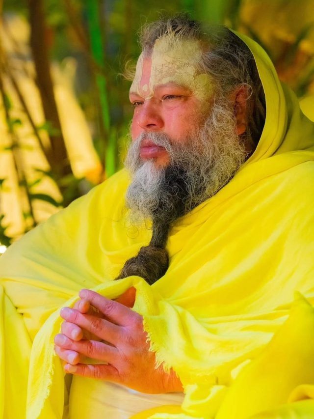 सोना-चांदी को लेकर मची होड़, प्रेमानंद महाराज ने लोगों को दी ये नसीहत