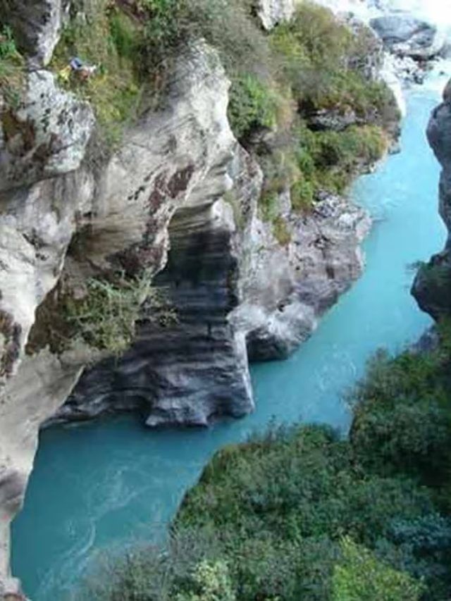 भारत में किन-किन जगहों पर दिखती है सरस्वती नदी?