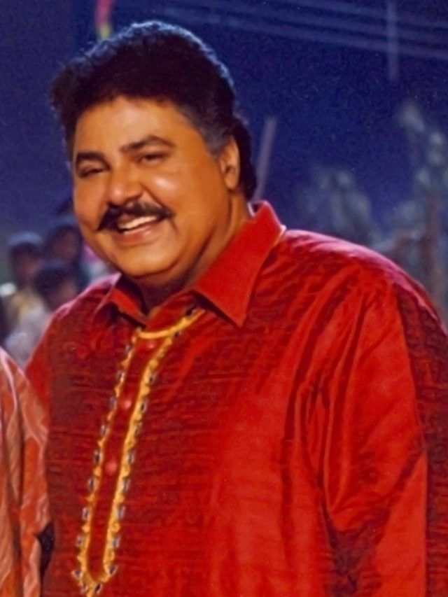 सतीश शाह के अंतिम संस्कार में 'साराभाई' की टीम ने गाया गाना, फूट-फूटकर रोईं रुपाली