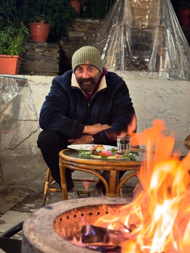 68 साल के हुए सनी देओल, आतिशबाजियों के साथ मनाया जन्मदिन, अनाउंस की नई फिल्म