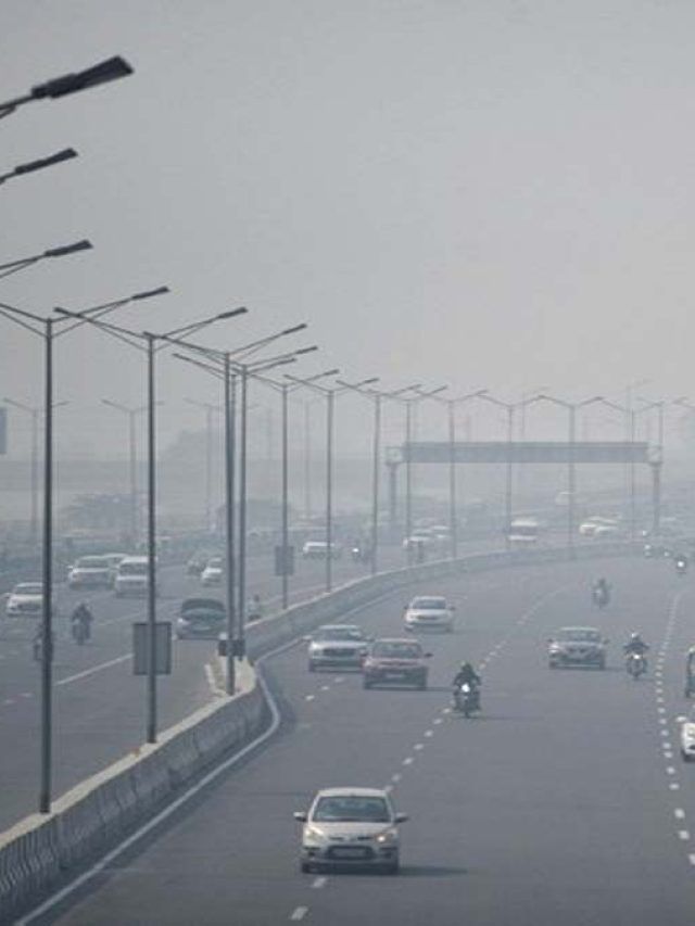 प्रदूषण से नहीं राहत, दिल्ली में जहरीली स्मॉग की चादर, सांस लेना दूभर!