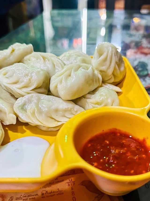 The momos habit exploding across cities—and the expert warnings you’re missing