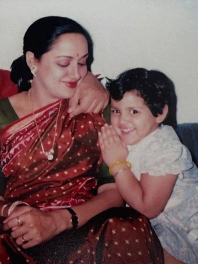 44वें बर्थडे पर इमोशनल हुईं ईशा देओल, धर्मेंद्र-हेमा मालिनी के लिए शेयर की पोस्ट, बोलीं- मैं...