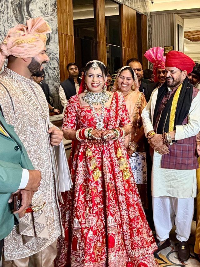 इस भारतीय महिला पहलवान ने रचाई शादी, देखें वेडिंग Photos... बृजभूषण ने दिया आशीर्वाद