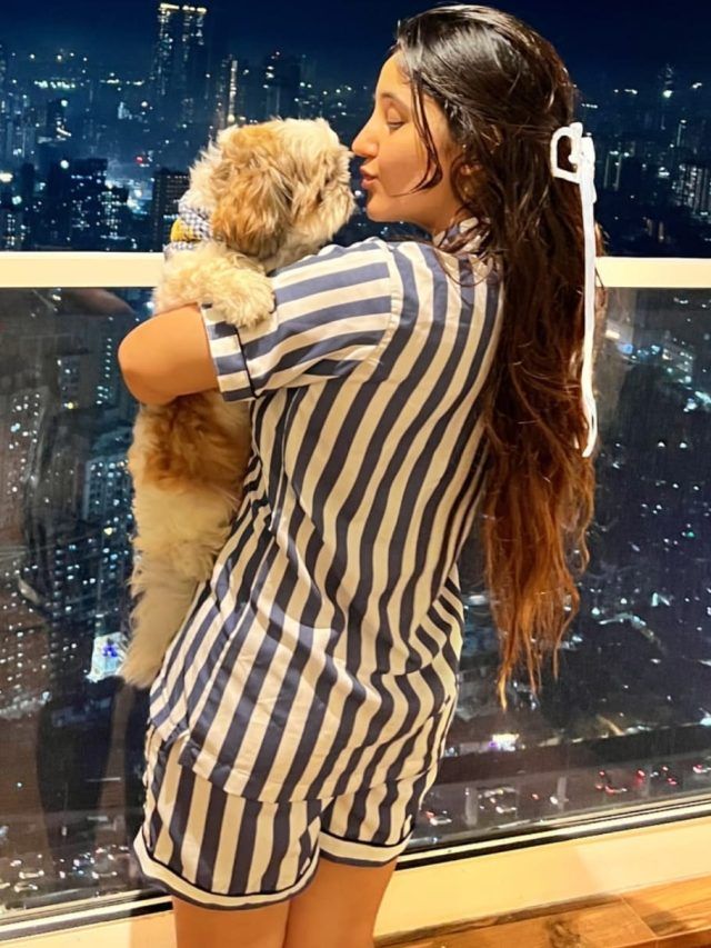 'बिग बॉस 19' से बेघर होने के बाद अशनूर कौर का पहला पोस्ट, अभिषेक बजाज ने किया ये कमेंट