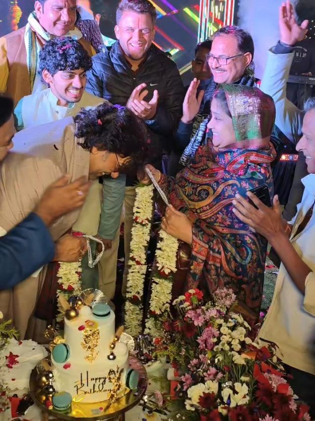 58 की उम्र में एक्टर ने फिर पत्नी संग रचाई शादी, सात जन्म साथ रहने की खाई कसमें