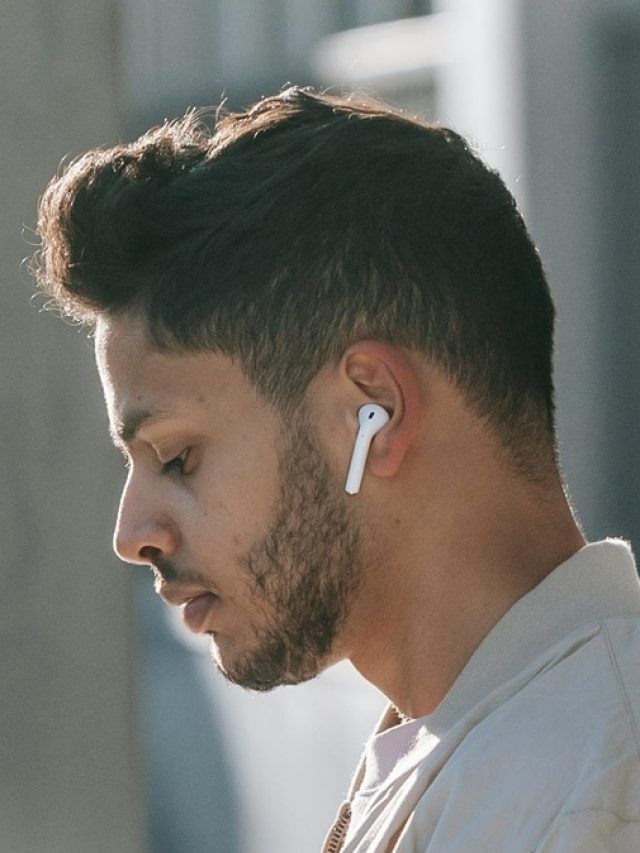 TWS इयरबड्स खराब कर देंगे कान? आप तो नहीं कर रहे ये गलती