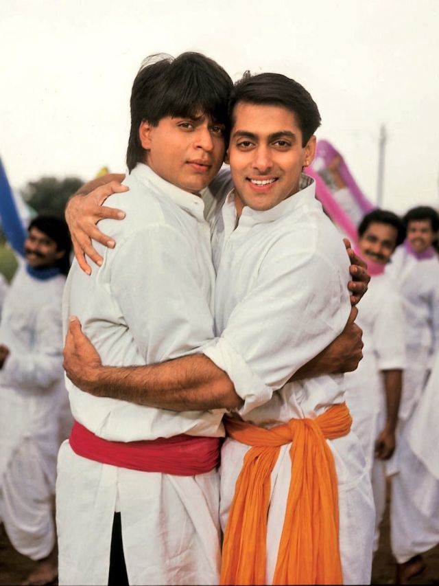 जब शूटिंग में सलमान-शाहरुख को आया गुस्सा, लाठी से हुई गांव वालों की जमकर धुलाई