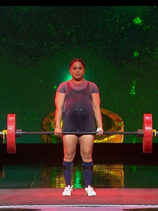 प्रेग्नेंट महिला ने उठाया 120 किलो तक वजन, किया 'डेडलिफ्ट', हिम्मत देख खुशी से झूमी मलाइका