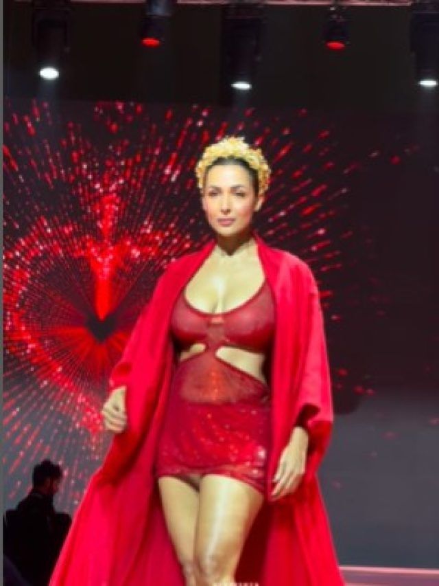 मिनी ड्रेस में 50 साल की मलाइका, रैंप पर बिखेरा जलवा, किलर लुक पर फिदा फैंस
