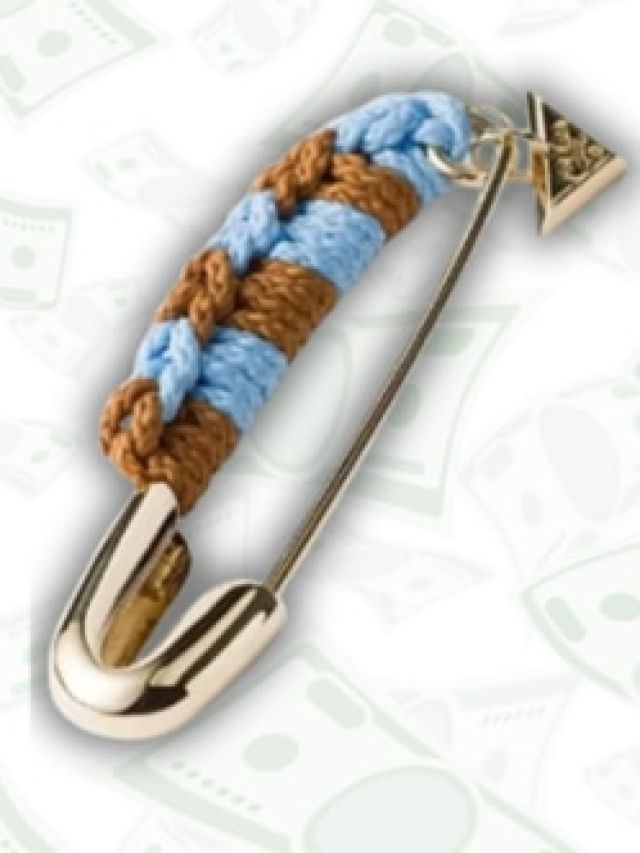 अब चर्चा में Prada की सेफ्टी पिन... कीमत है 68 हजार रुपये!