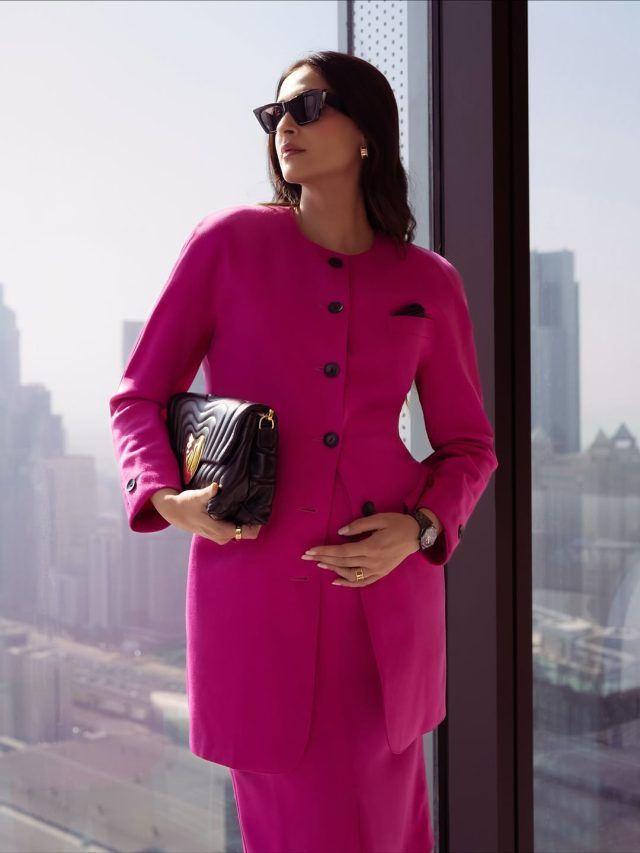 क्या सोनम कपूर को होने वाली है बेटी? पिंक ड्रेस ने दिया ह‍िंट, दिखाया बेबी बंप